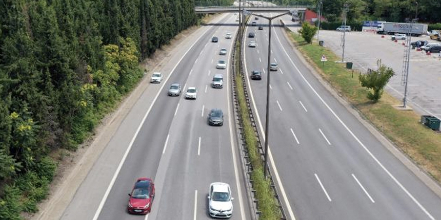 Anadolu Otoyolu'nun Bolu Dağı geçişinde İstanbul yönü trafiğe açıldı