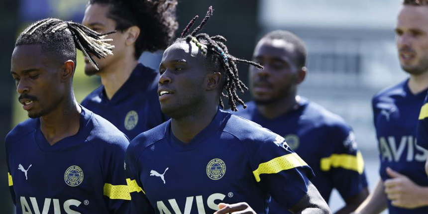 Fenerbahçe'nin yeni transferi Bruma, Can Bartu Tesisleri'nde ilk antrenmanına çıktı