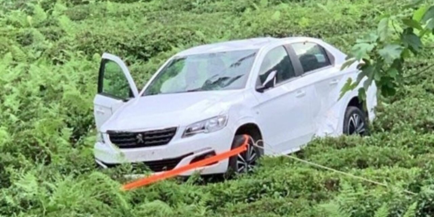 Artvin’de facia! Otomobil uçurumdan çay tarlasına düştü: 1 ölü, 2 yaralı