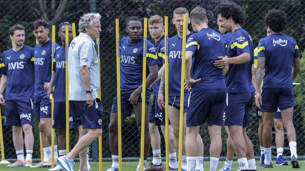 Fenerbahçe Teknik Direktörü Jorge Jesus'tan futbolcular ve teknik heyete ilginç ceza sistemi