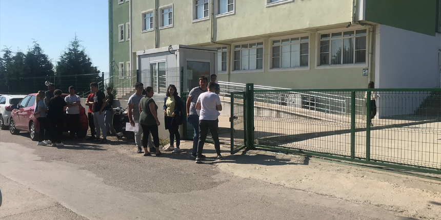 Bazı öğrenciler için YKS başlamadan bitti: Geç kalanlar sınava alınmadı