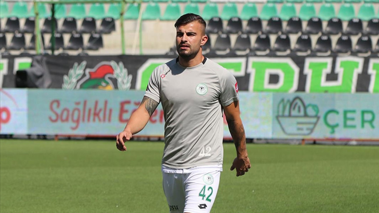 Fenerbahçe, Konyaspor forması giyen savunma oyuncusu Abdülkerim Bardakçı'ya teklif yaptı