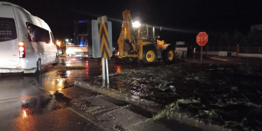 Sel nedeniyle kapanan Ankara-Afyonkarahisar Karayolu 3 saatte açılabildi