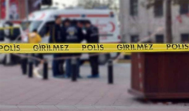 Batman'da belediye başkanının aracına silahlı saldırı! 1 öğretmen hayatını kaybetti...