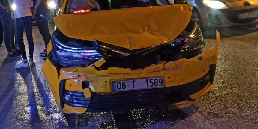 Ankara'da zincirleme kaza: 5 araç gecenin karanlığında birbirine girdi