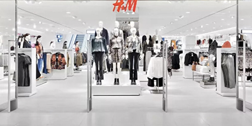 İsveçli giyim markası H&M'e tepkiler çığ gibi: LGBT propagandası yapan firmaya boykot çağrısı geldi