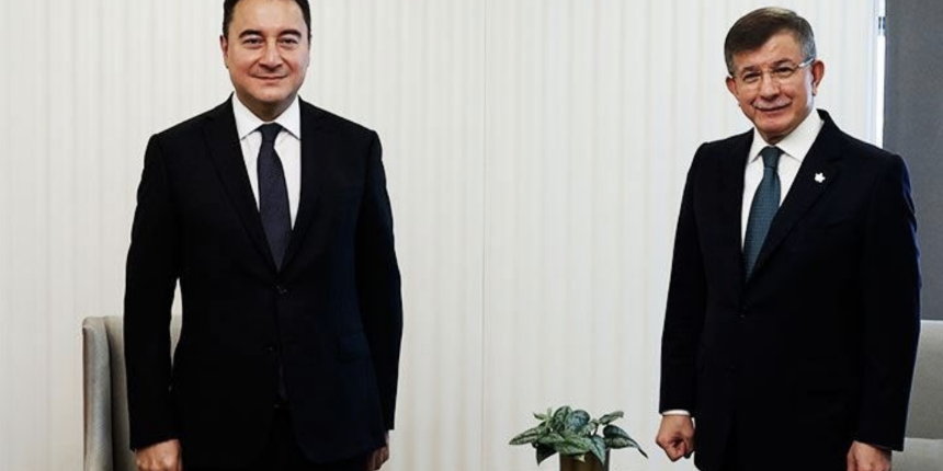 Babacan ve Davutoğlu muhalif yazarın satırlarında maskara oldular