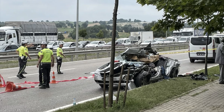 Bursa'da feci kaza: 4 ölü 3 yaralı