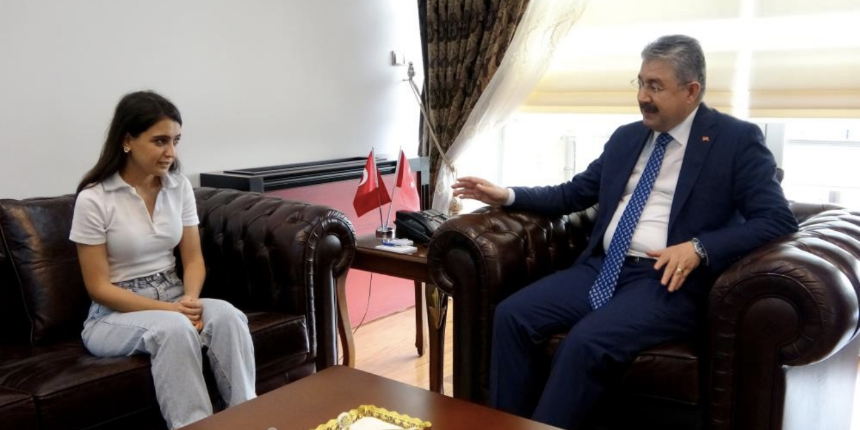 'Annem, babam vefat etti' diyerek yürekleri dağlamıştı: Vali  Erdinç Yılmaz, Ayşe'ye kucak açtı