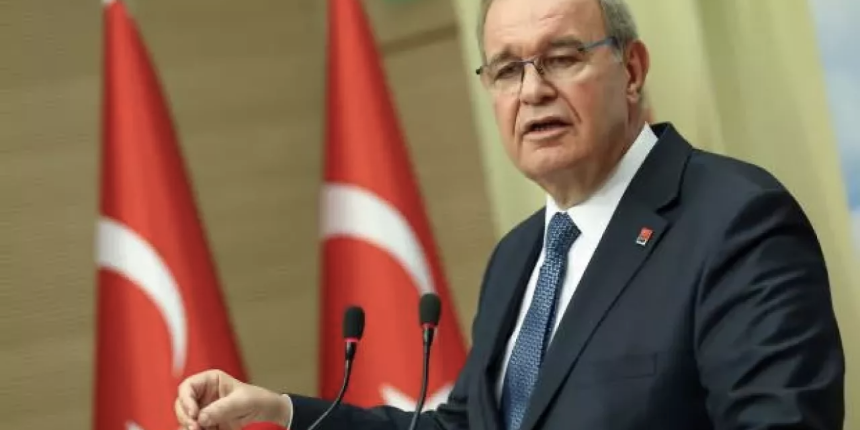 CHP'li Öztrak, polise yumruk atan Saliha Aydeniz'e sahip çıktı