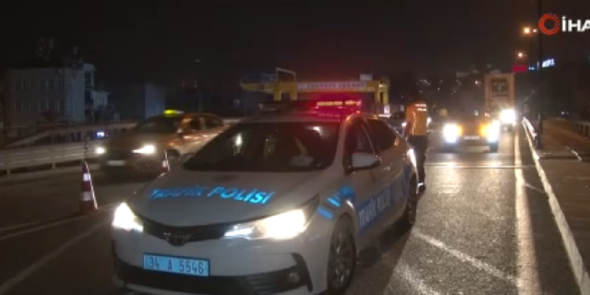 Atatürk Köprüsü ve Galata Köprüsü araç ve yaya trafiğine kapatıldı