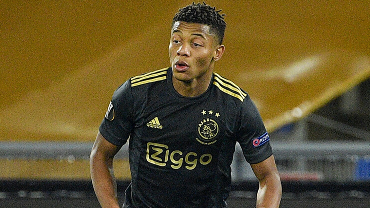 Portekiz ekibi Benfica, Brezilyalı futbolcu David Neres transferini resmen duyurdu