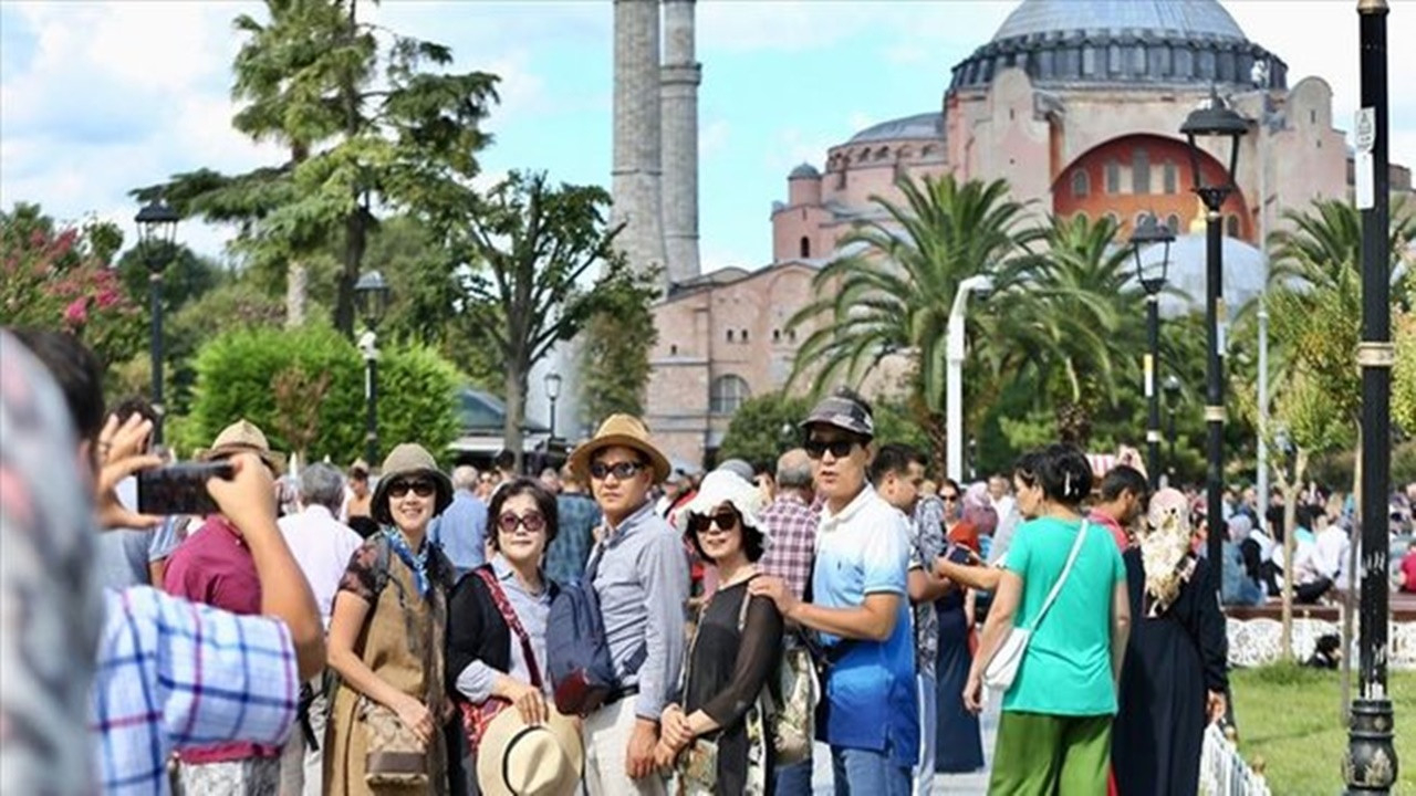 İstanbul Valisi Yerlikaya: İstanbul’a gelen yabancı turist sayısı her geçen gün artıyor!
