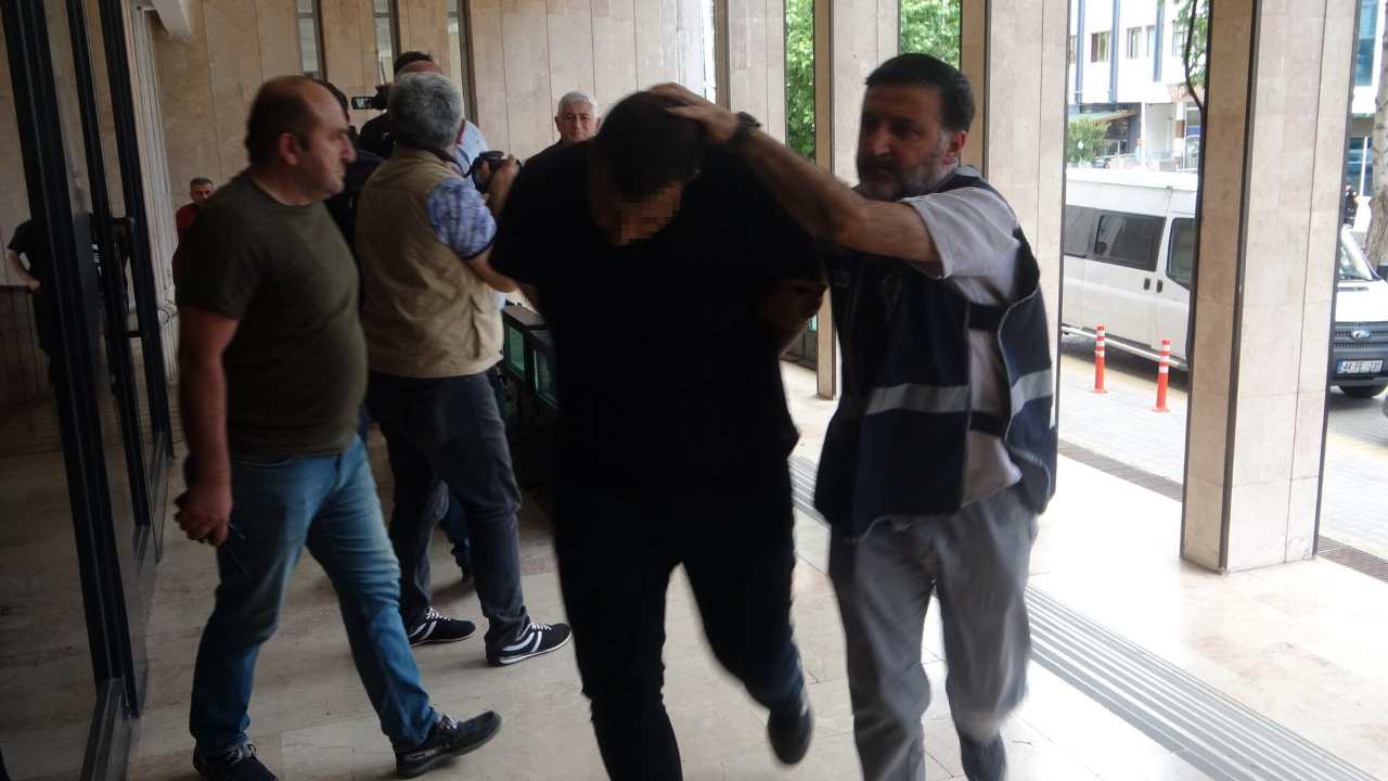Dehşete düşüren kavga kanla sonuçlandı!