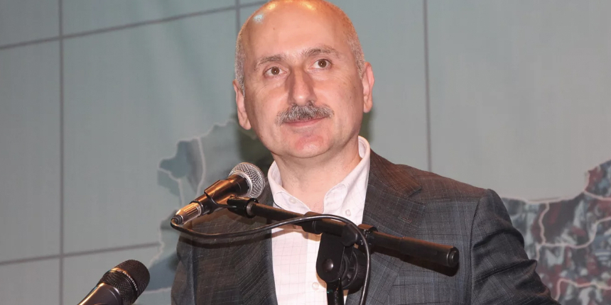 Bakan Karaismailoğlu: 5G'ye azami ölçüde yerli şebeke kullanarak geçeceğiz