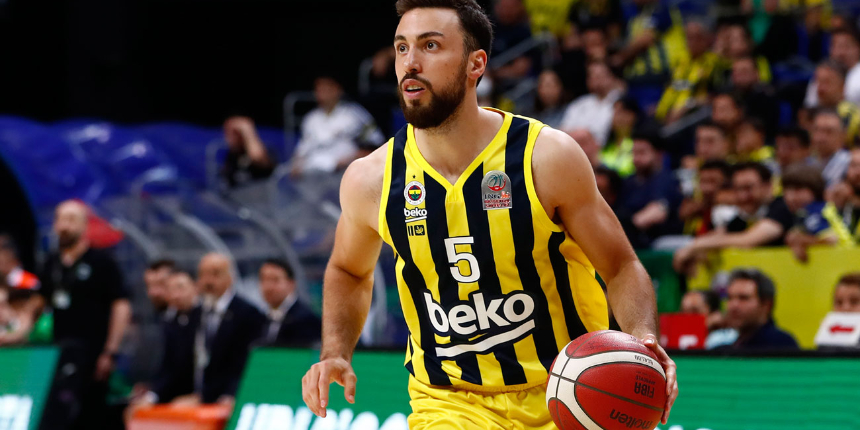 Dimitris İtudis'le anlaşan Fenerbahçe Beko, İsmet Akpınar'ın sözleşmesini uzattı
