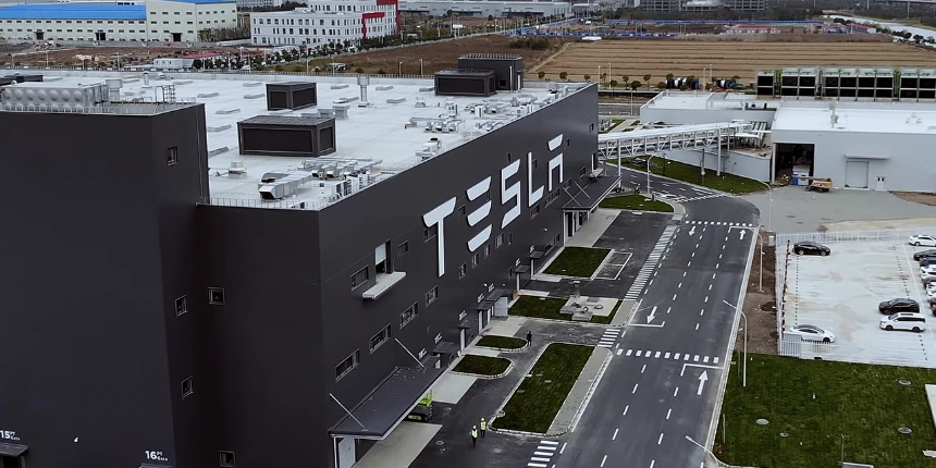 Elon Musk "Devasa para fırınları" olarak niteledi: Tesla'nın fabrikaları milyarlarca dolar kaybetti