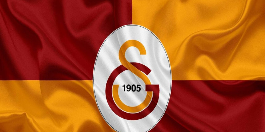 Galatasaray bombaları patlatmaya hazırlanıyor! Okan Buruk transfer için üç ismi öne çıkardı