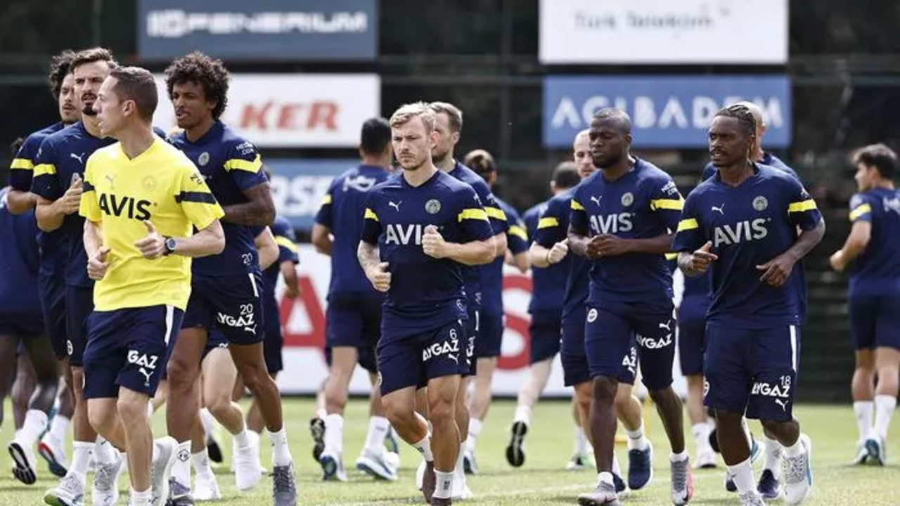 Jorge Jesus raporunu verdi! Fenerbahçe'de takımdan ayrılacak isimler netleşti