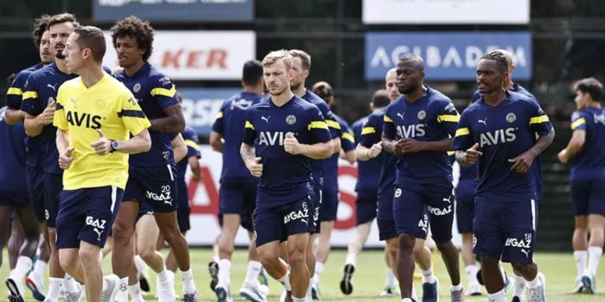 Jorge Jesus raporunu verdi! Fenerbahçe'de takımdan ayrılacak isimler netleşti