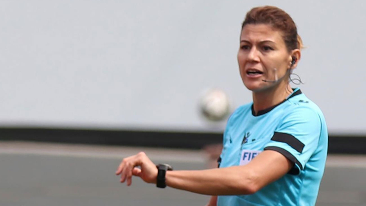 FIFA kokartlı hakem Melis Özçiğdem, Gürcistan ile İrlanda arasında oynanacak maçı yönetecek