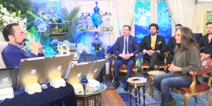 Mahmut Efendi'ye dil uzatan Nevşin Mengü'nün 'Adnan Oktar'lı videosu gündem oldu