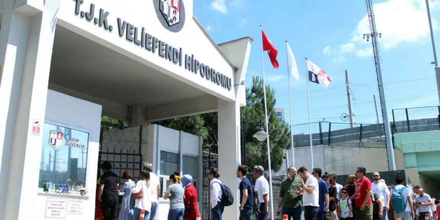 Büyük sevinç! Bu yıl 96. kez düzenlenen Gazi Koşusu'nda 2 yıllık hasret sona erdi