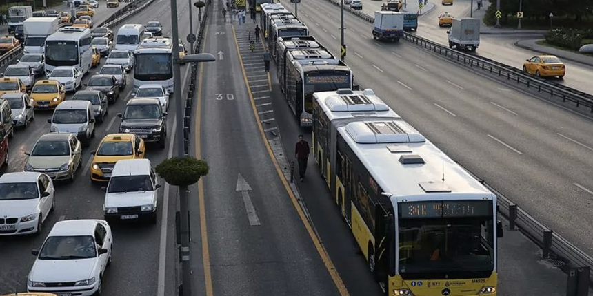 İstanbul'da metrobüs yolları yeniden yapılacak: Bu geceden itibaren başlıyor