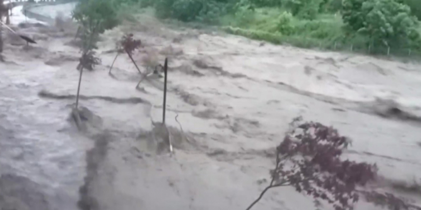 Kastamonu valisi "Saat 11'e dikkat" diyerek uyardı: Dere kenarlarından uzak durun! Daha güçlüsü geliyor...