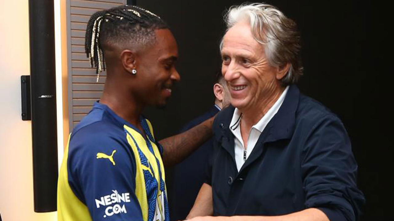 Fenerbahçe'de duran toplara Lincoln Henrique damga vurdu! 2 golün asistini yaptı