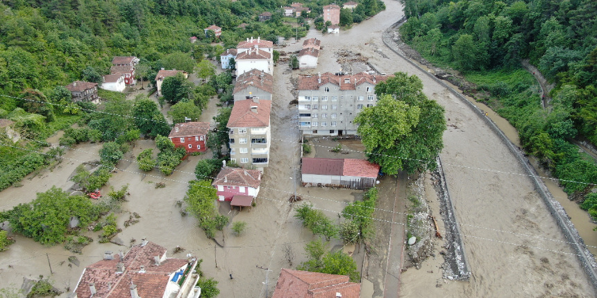 Kastamonu’da selin yıktığı köy havadan görüntülendi