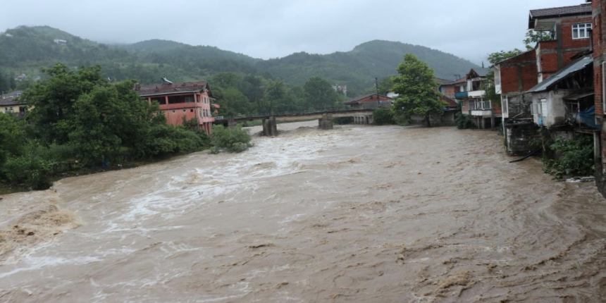 Zonguldak Ereğli'de sel alarmı: 24 ev tahliye edildi