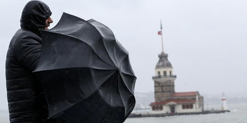 AKOM saat vererek uyardı: İstanbul'da kuvvetli fırtına ve yağış bekleniyor
