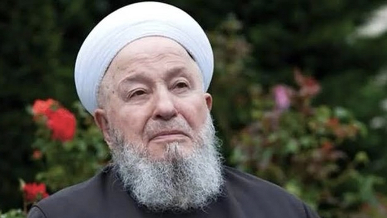 Soner Yalçın 'Toplumsal barış' temalı Mahmut Efendi yazısı yazdı, kendi mahallesinden linç yedi