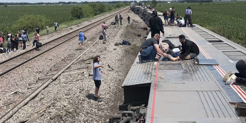 ABD'de tren kazası: İçinde tam 243 yolcu vardı...