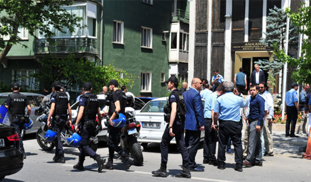 Ankara'da esnaf odasında çatışma çıktı! Çok sayıda yaralı var... Başkan da yaralı