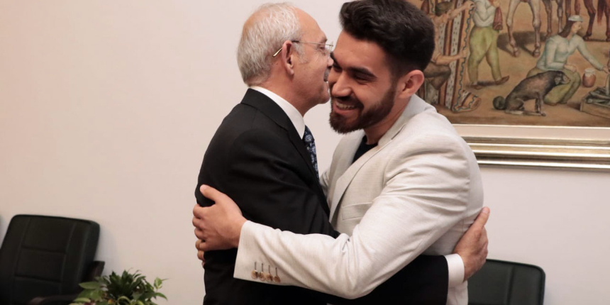 Kılıçdaroğlu kendine yakışanı yaptı: Annesi, Gülen için 'terörist diyemeyen' Çetinkaya'yı kabul etti