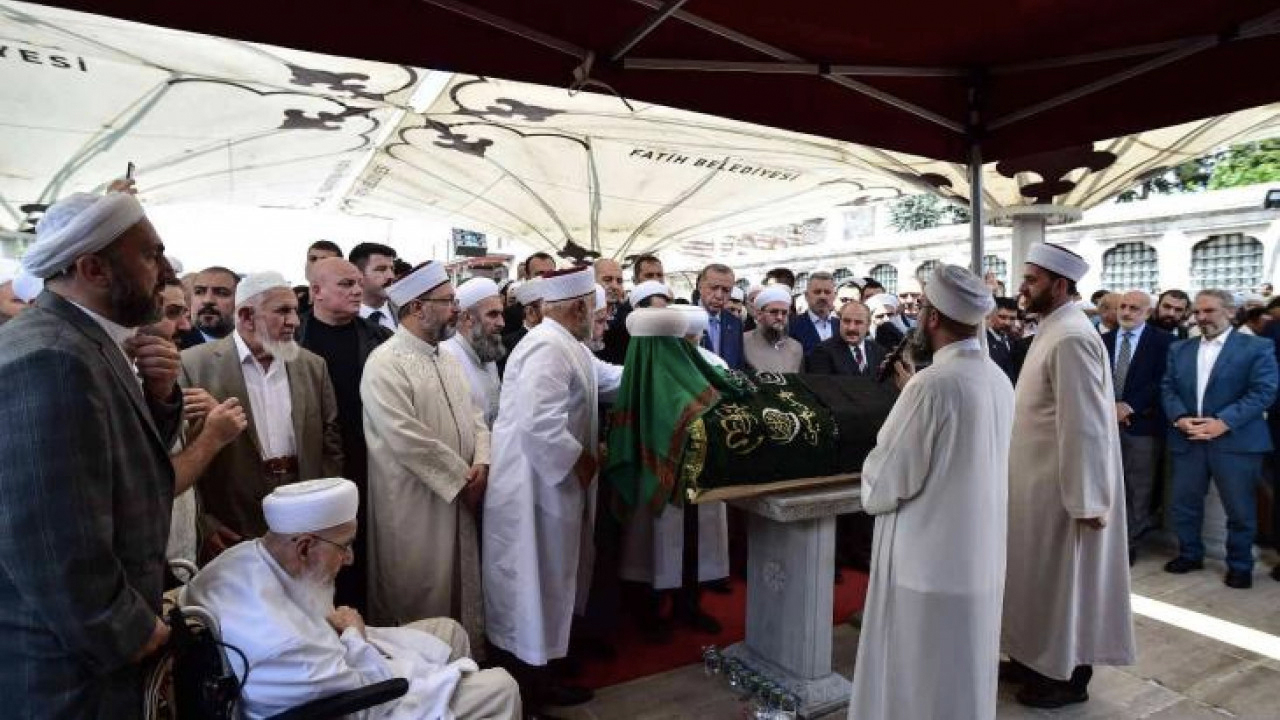Atatürkçü Düşünce Derneği'nden skandal hamle: Mahmut Ustaosmanoğlu'nun cenazesini yargıya taşıyorlar