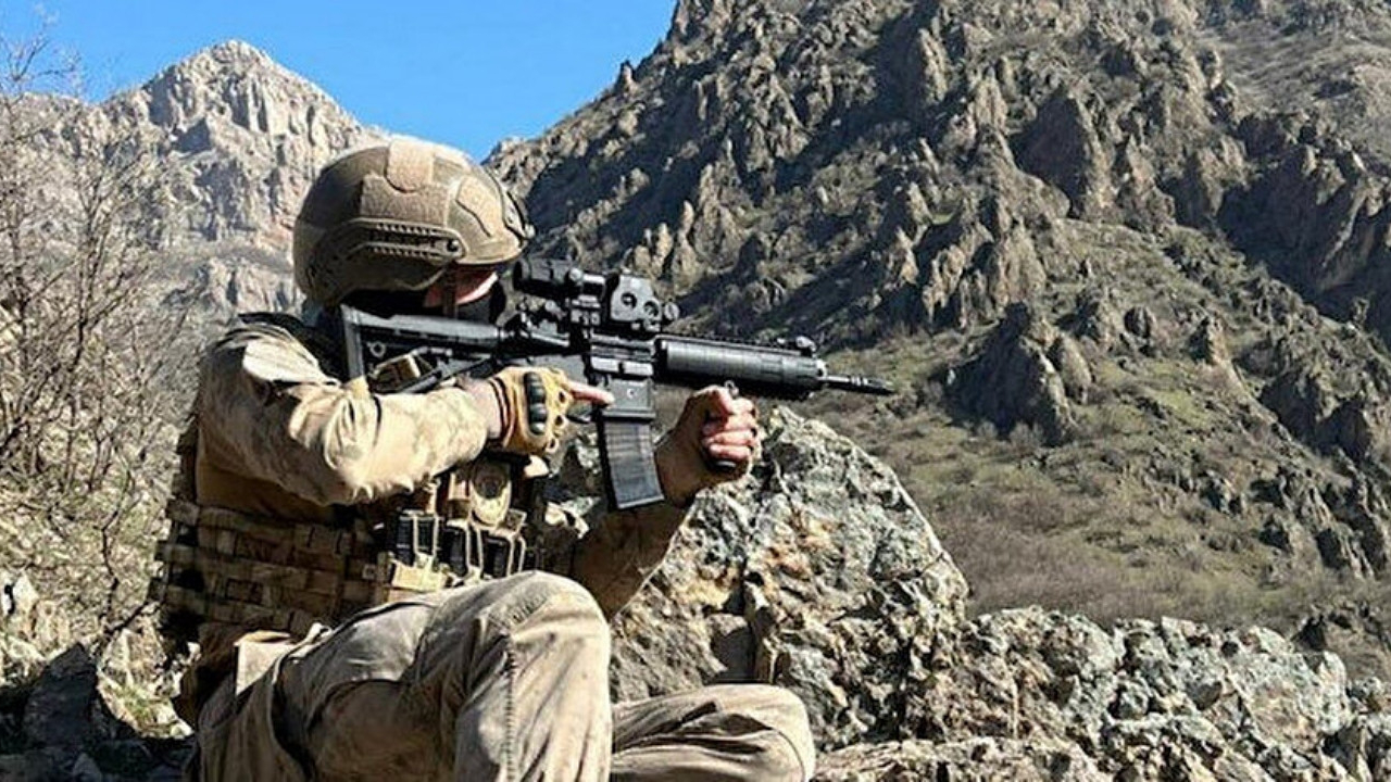İçişleri Bakanlığı duyurdu: Hakkari Kırıkdağ Köyü kırsalında tespit edilen 4 terörist öldürüldü!