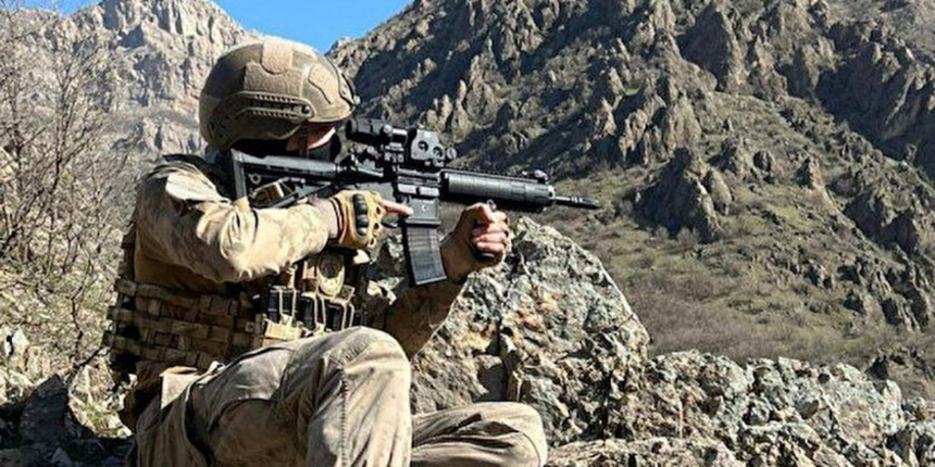 İçişleri Bakanlığı duyurdu: Hakkari Kırıkdağ Köyü kırsalında tespit edilen 4 terörist öldürüldü!