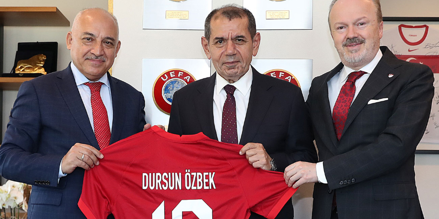 Dursun Özbek'ten Riva'daki idari merkezde TFF Başkanı Mehmet Büyükekşi'ye ziyaret