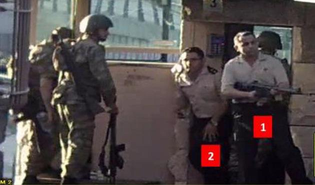 "Odamdan çıkmadım" diyen FETÖ'cü üsteğmen darbecilere silah taşımış...