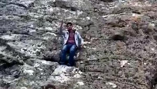 Tırmandığı kayada mahsur kaldı!
