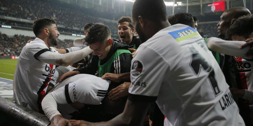 Beşiktaş'tan ayrılan Kanadalı futbolcu Cyle Larin'in Nottingham Forest ile anlaştığı iddia edildi