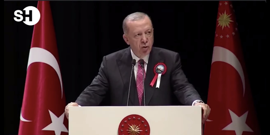 Cumhurbaşkanı Erdoğan: Türkiye küllerinden kalkan bir millet olarak her an her yerde zafere hazırdır!