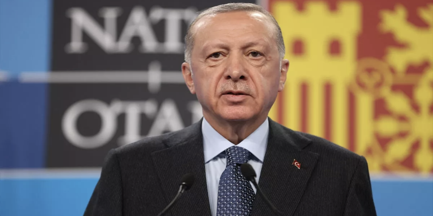 Cumhurbaşkanı Erdoğan'dan Türkiye'yi provoke etmeye çalışan gazeteciye tokat gibi cevap