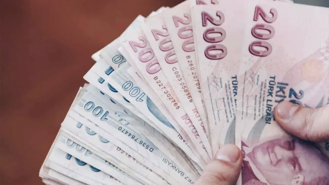 Emekli ve memur maaşlarının açıklanacağı saat belli oldu!