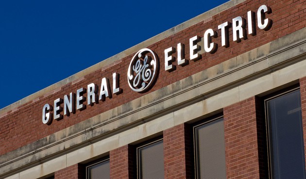 General Electric'in CEO'su değişti...