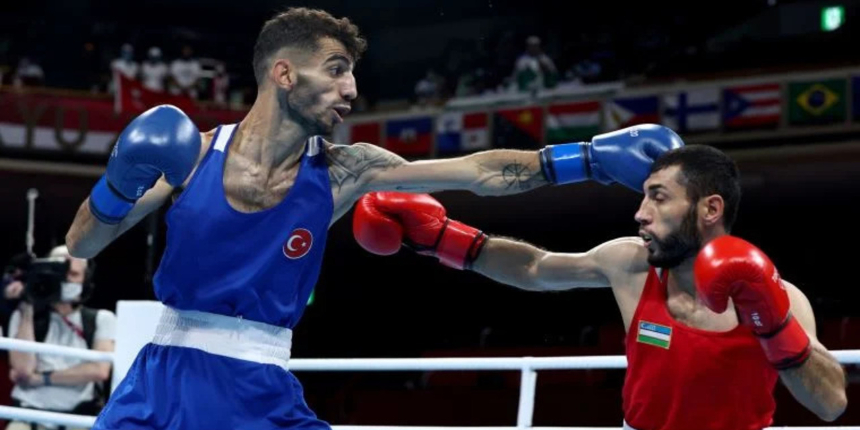 Milli boksör Batuhan Çiftçi, altın madalyanın sahibi oldu
