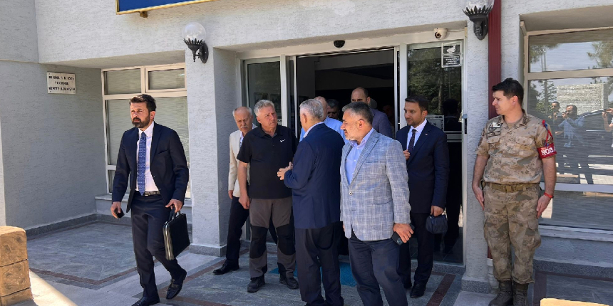 AK Parti Genel Başkan Vekili Binali Yıldırım’ı taşıyan helikopter Bilecik’e acil iniş yaptı